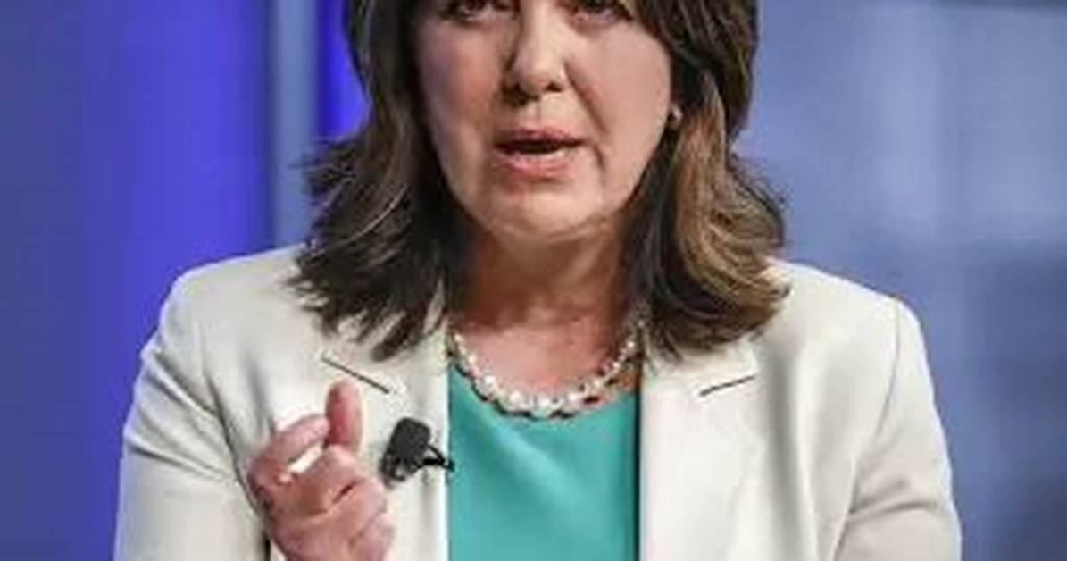 Danielle Smith Family and Age Q&A: Bio, Stepson, Marriage, and Landmark Alberta Youth Legislation