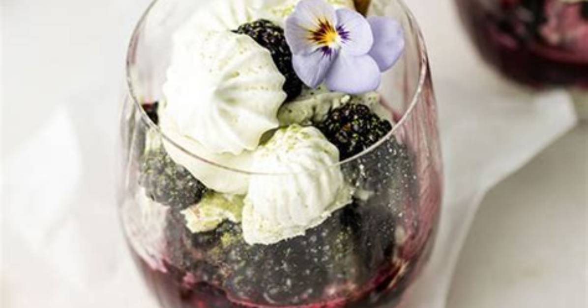 From British Eton Mess to Viral Matcha: the Evolution of Mashed Strawberry Treats
