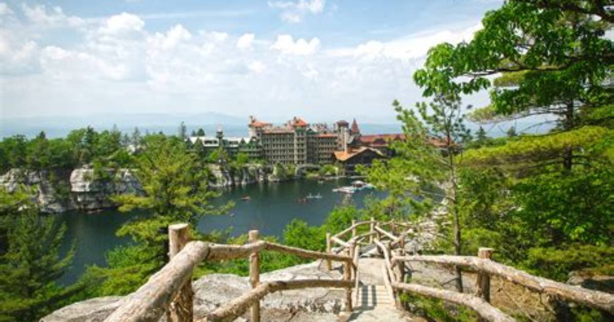 Spring Hiking at Mohonk Mountain House: Lemon Squeeze Trail Conditions and Visitor Updates