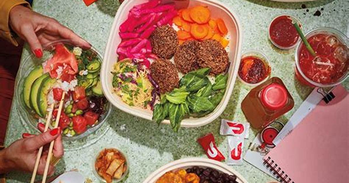 The Fast-Casual Fresh Food Shakeup: from Chain Exits to Next-Gen Salads