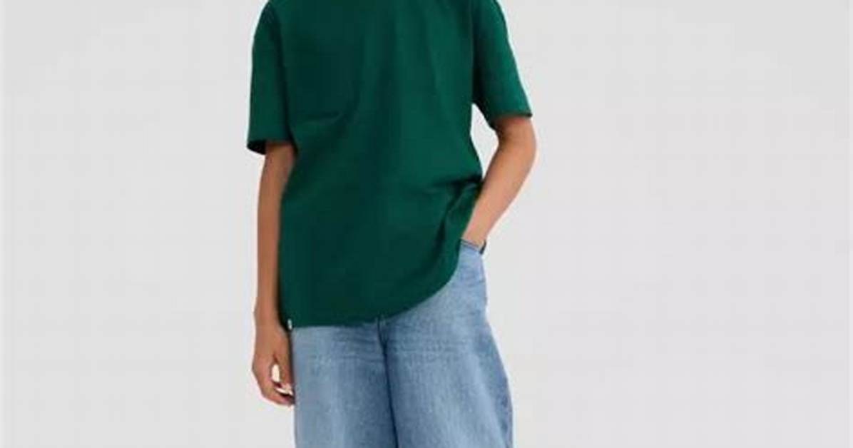 Why Everyone Is Buying the Gap Boys' Athletic Logo Duffel Bag Right Now